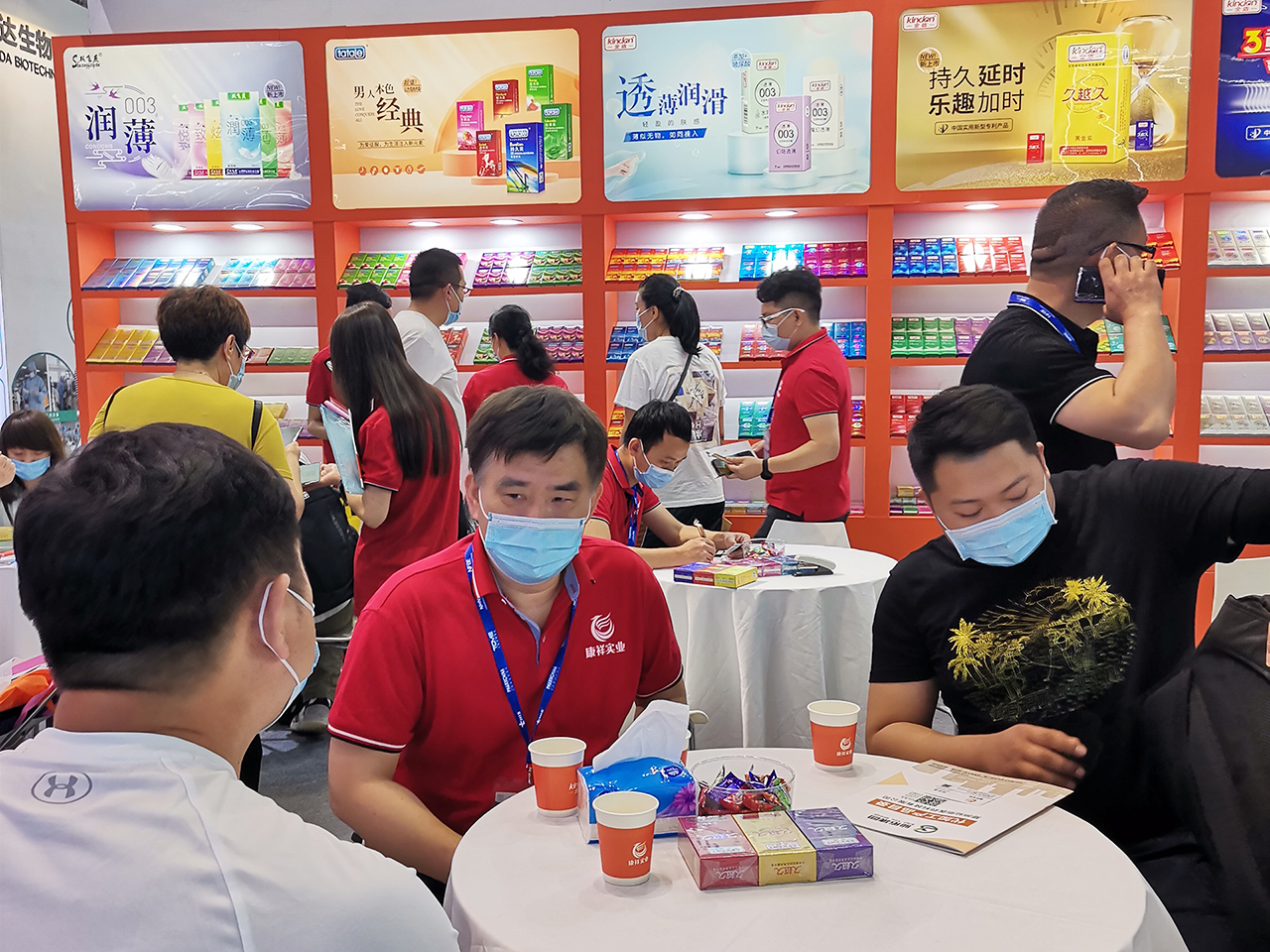 國藥會(huì)直擊:國貨避孕套受青睞的秘密(圖7) 國藥會(huì)直擊:國貨避孕套受青睞的秘密(圖7)